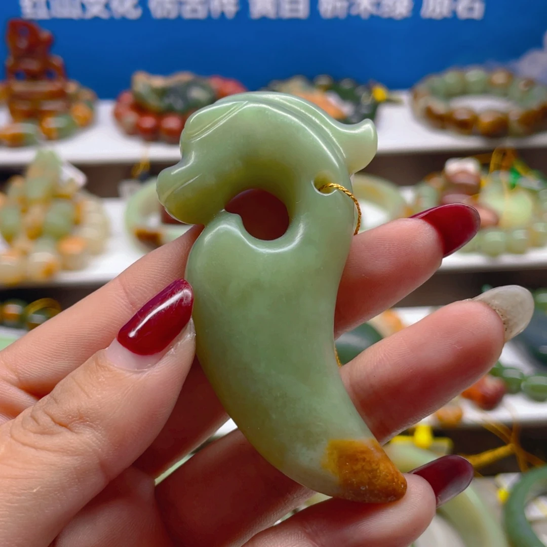 未镶嵌透闪石质玉把件