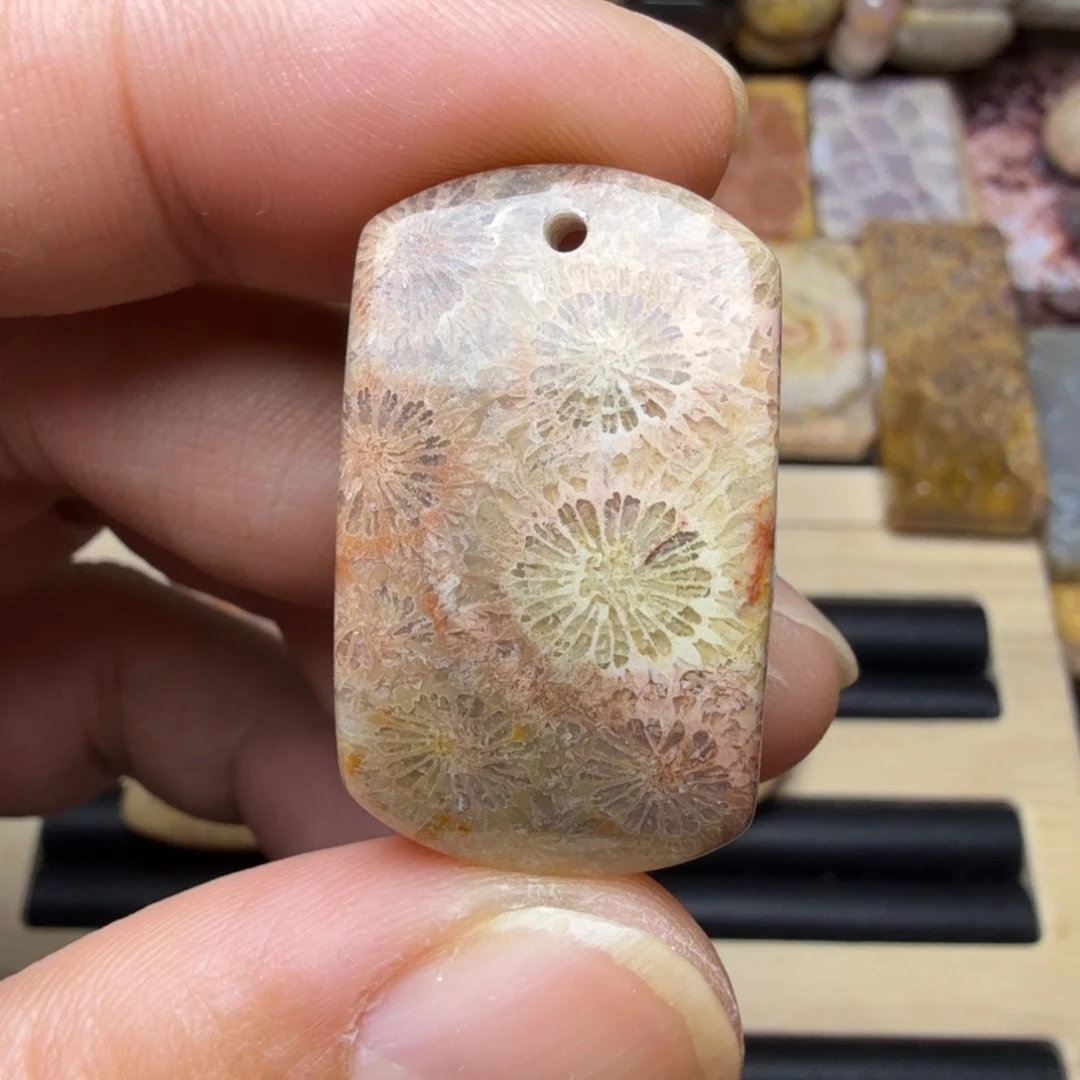 硅化玉未镶嵌纯天然色有机玉石保真色