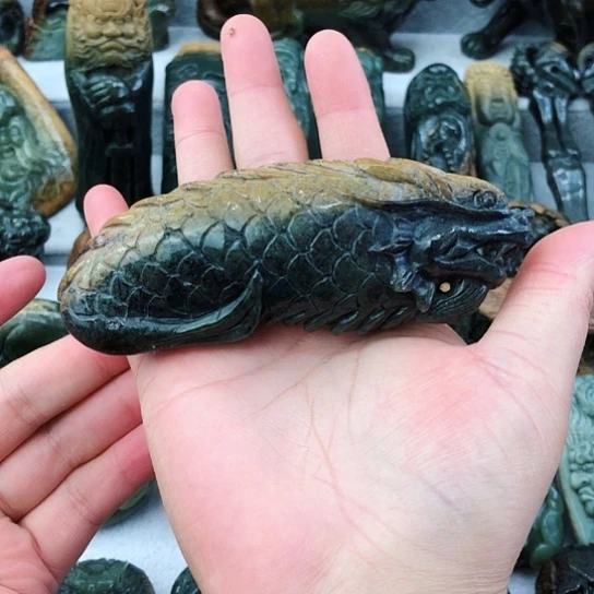 未镶嵌岫岩河磨玉（透闪石质玉）把件