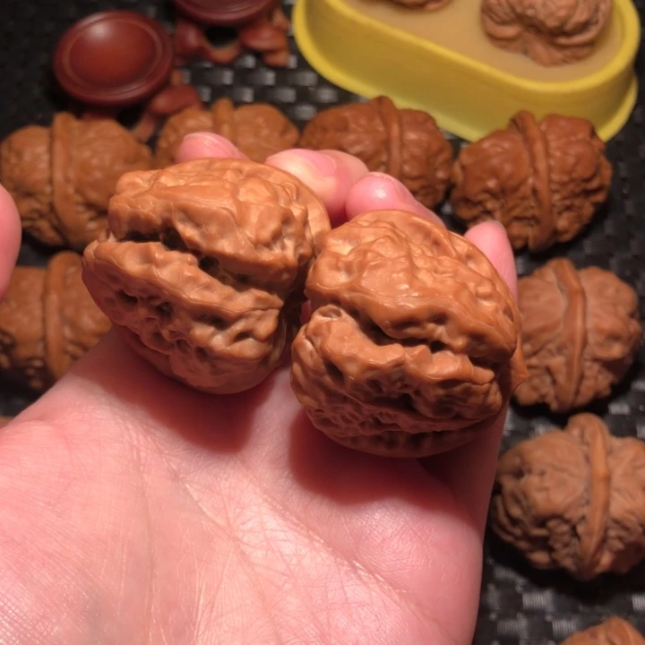 满***红把件文玩核桃蛙王