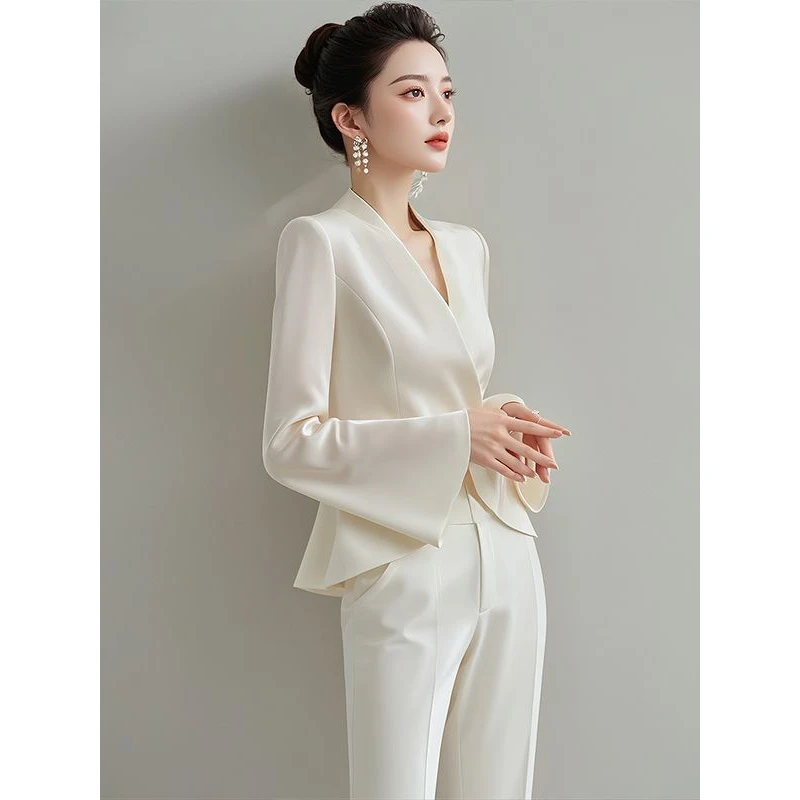 独特超好看小香风白色外套2025早秋新款气质名媛高端薄款上衣女