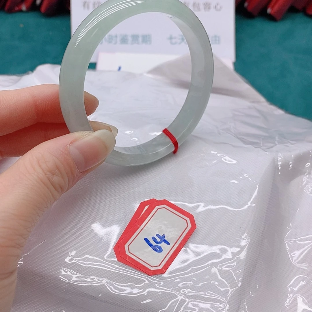 翡翠手镯未镶嵌奔***牛644444444