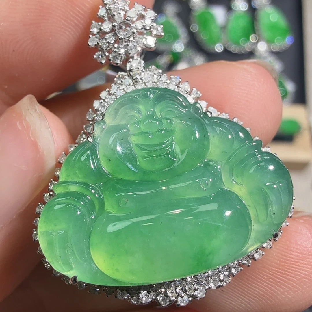 翡翠18K金镶嵌颈饰