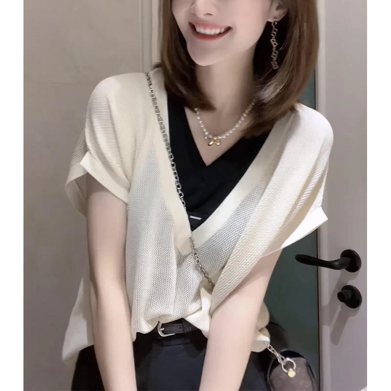 条纹小众洋气假两件冰丝针织衫女欧货2025夏季新款宽松v领上衣潮