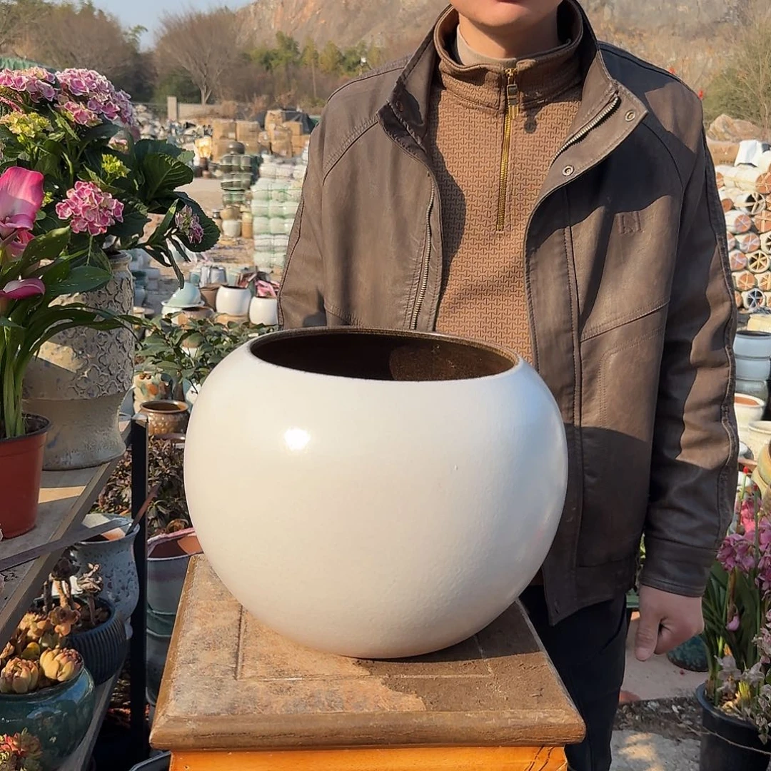 紫砂花盆口22高23（一个肚子30（球白色