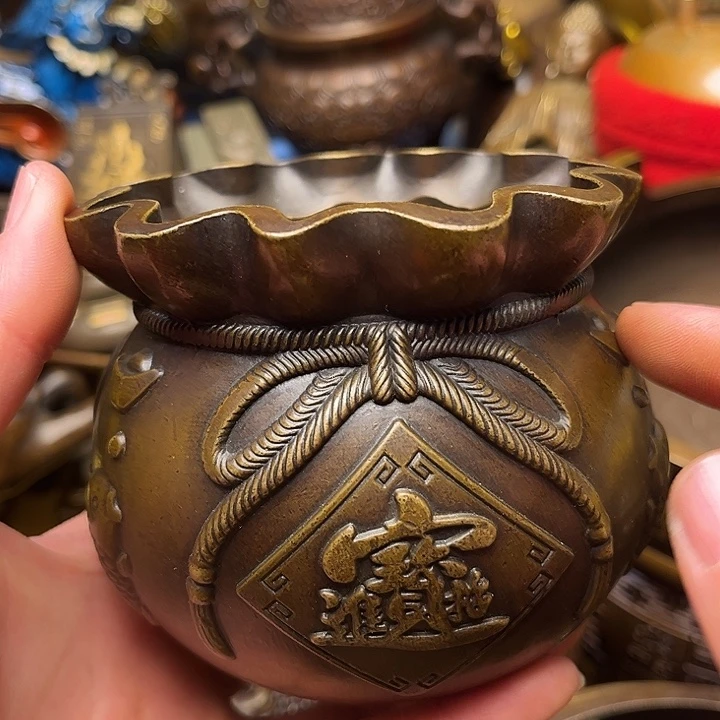 精美铜器批发档口