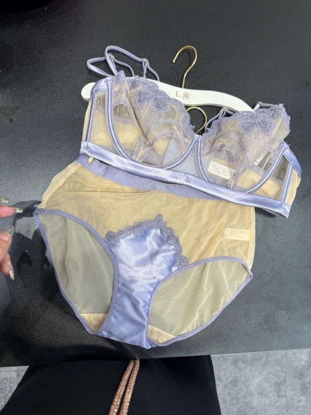 女士时尚舒适夏季薄款大胸显小收副乳防下垂文胸