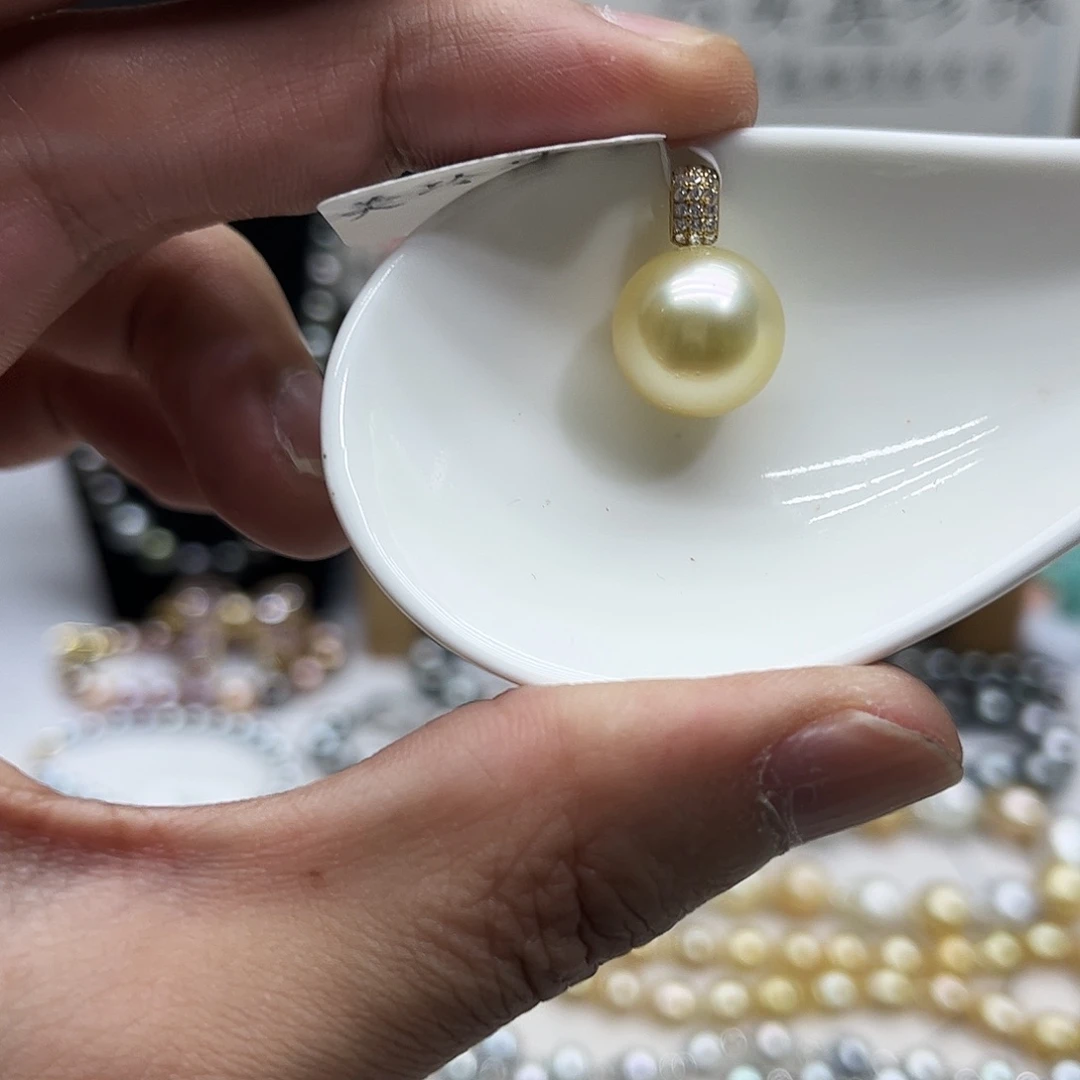 颈饰海水珍珠18K金镶嵌