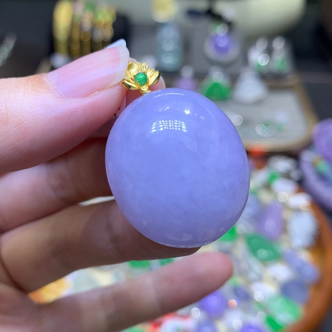 颈饰18K金镶嵌翡翠