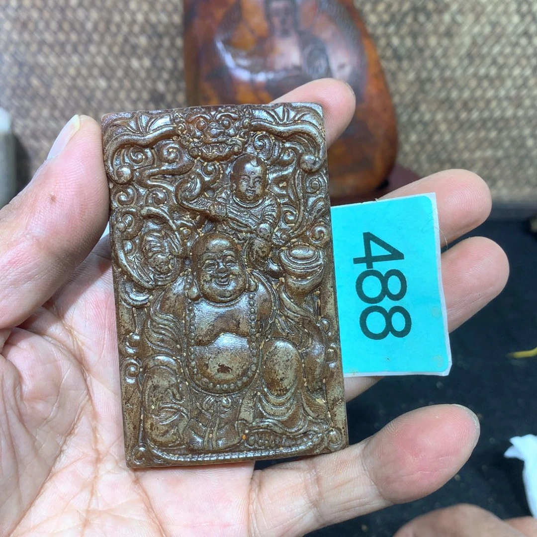 透闪石-蛇纹石玉未镶嵌颈饰
