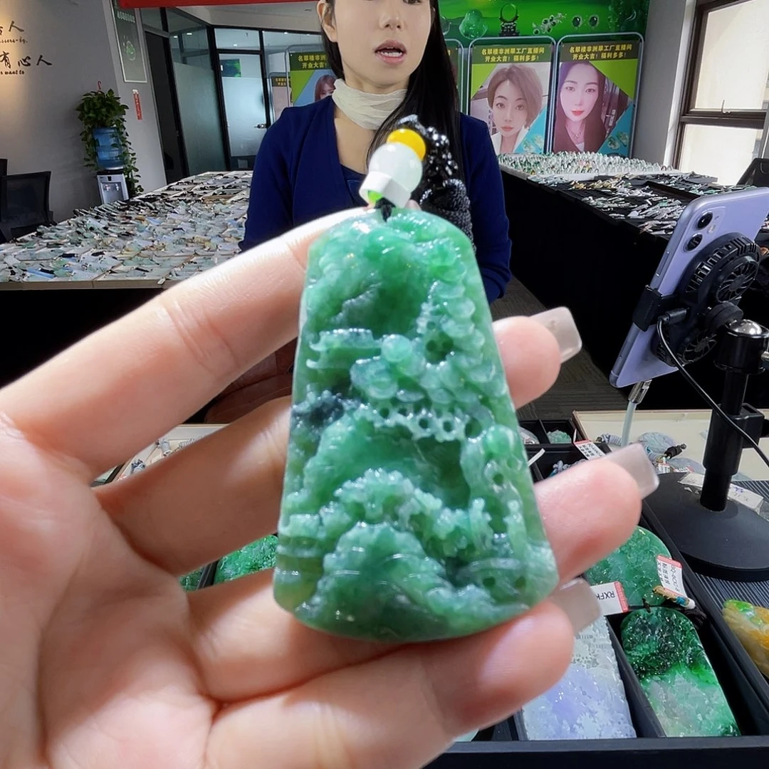 颈饰未镶嵌翡翠一个