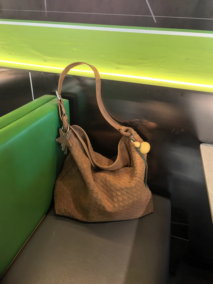 麂皮绒磨砂编织托特包包女大容量大包秋冬百搭通勤手提单肩斜挎包