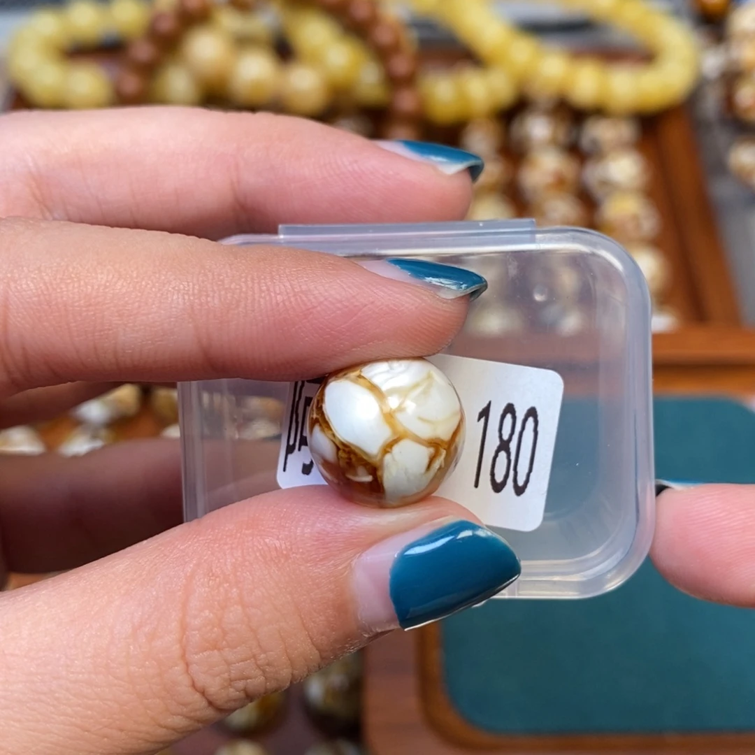 猴头核桃把件沁色圆珠老型180