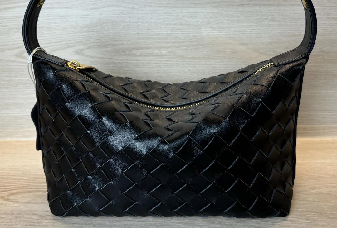 M06 高级百搭单肩斜挎包