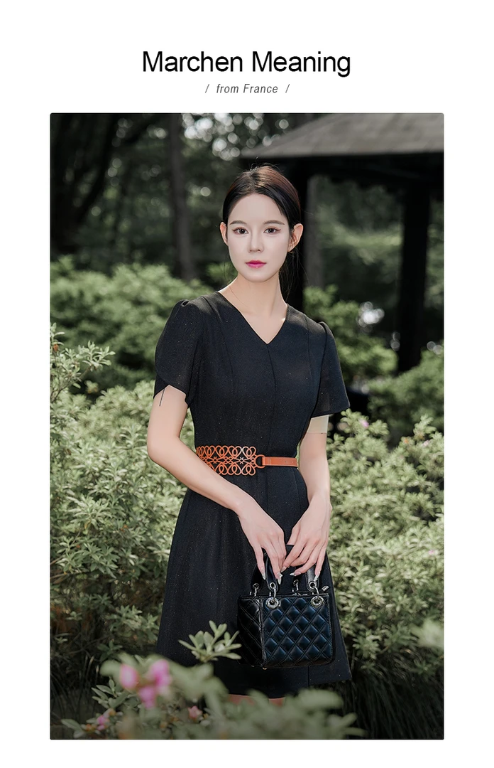 MärchenMeaning夏季挂脖方领修身连衣裙优雅收腰法式泡泡袖蒋