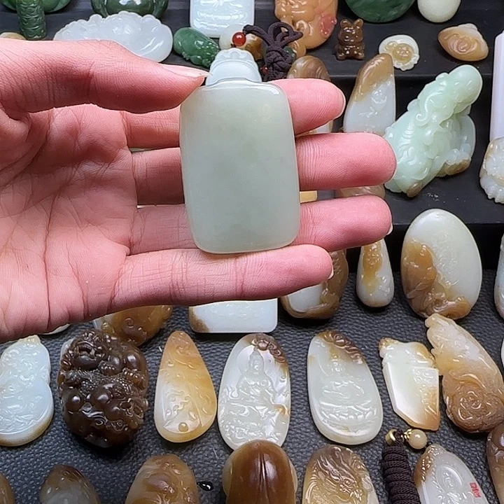 和田玉未镶嵌颈饰