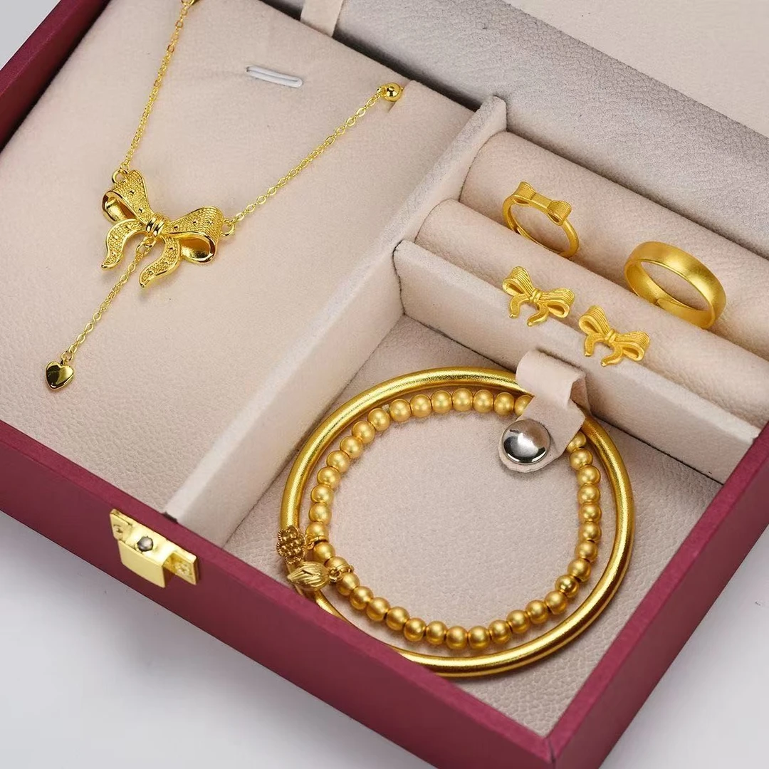 合金手镯 订婚假五金结婚求婚仿真摆台古法传承手镯在逃公主项链