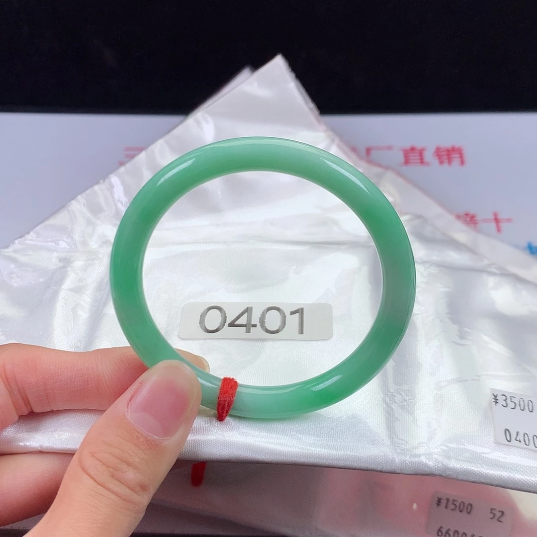 【闪购商品】翡翠手镯未镶嵌L****52圈口