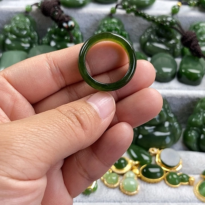 和田玉（碧玉）未镶嵌颈饰19.4