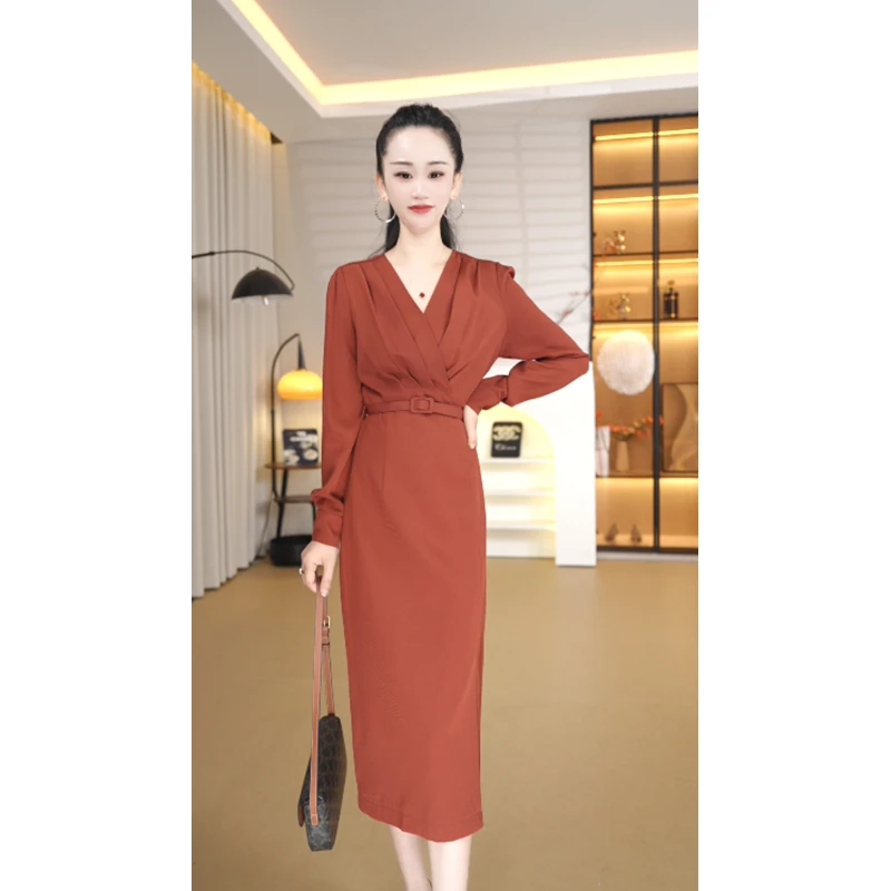 8151 V领高腰显瘦法式设计感连衣裙女秋新款高级感系带气质长裙