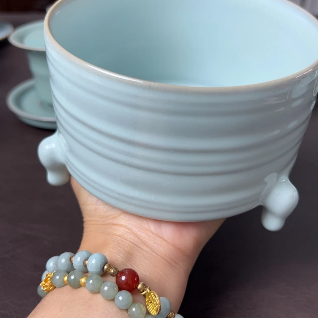 天青色三足尊微瑕