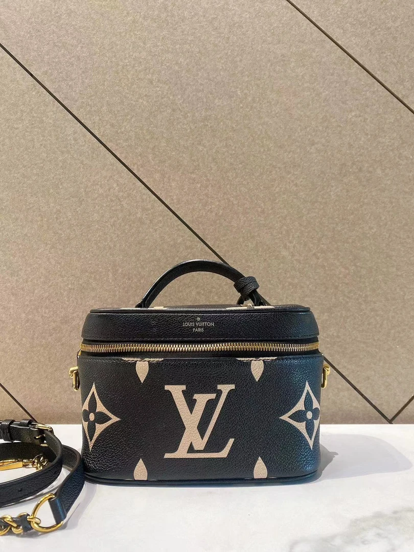 95新 LV 帝爵奢品/95新/LV/黑白全皮化妆包
