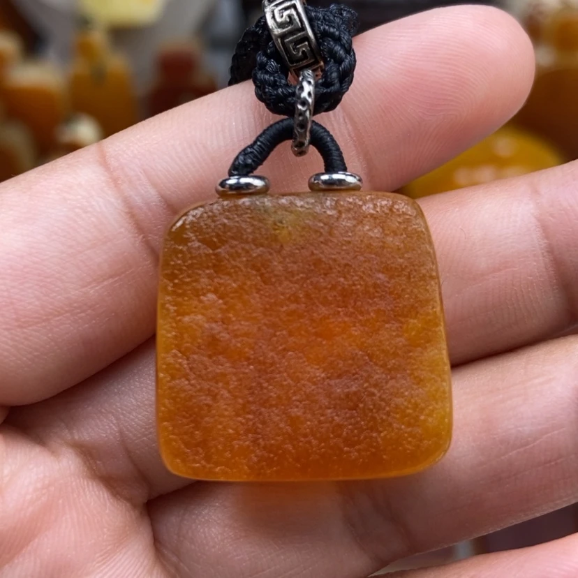 【闪购商品】琥珀颈饰未镶嵌
