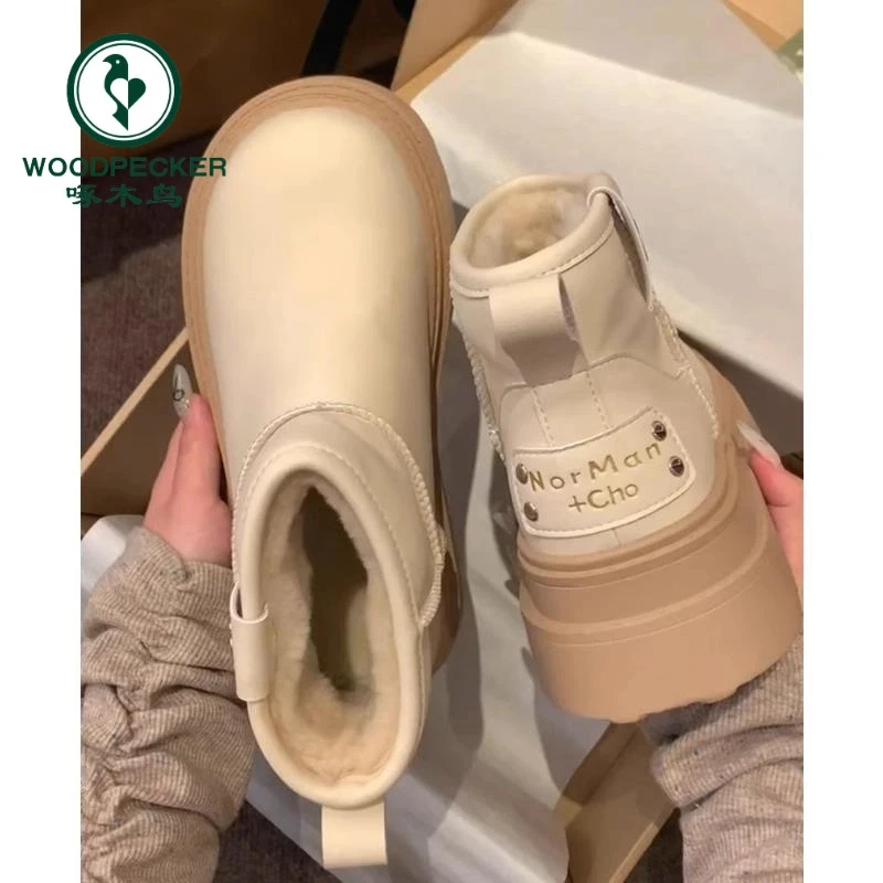 啄木鸟奶白色厚底防水雪地靴女2024秋冬新款复古防滑加绒短靴棉鞋