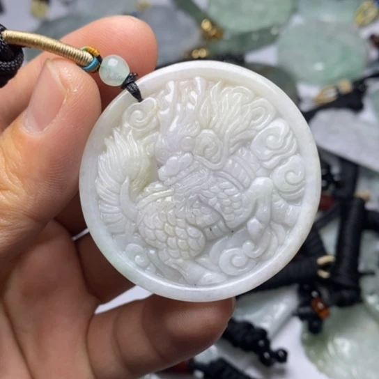 翡翠未镶嵌颈饰翡翠