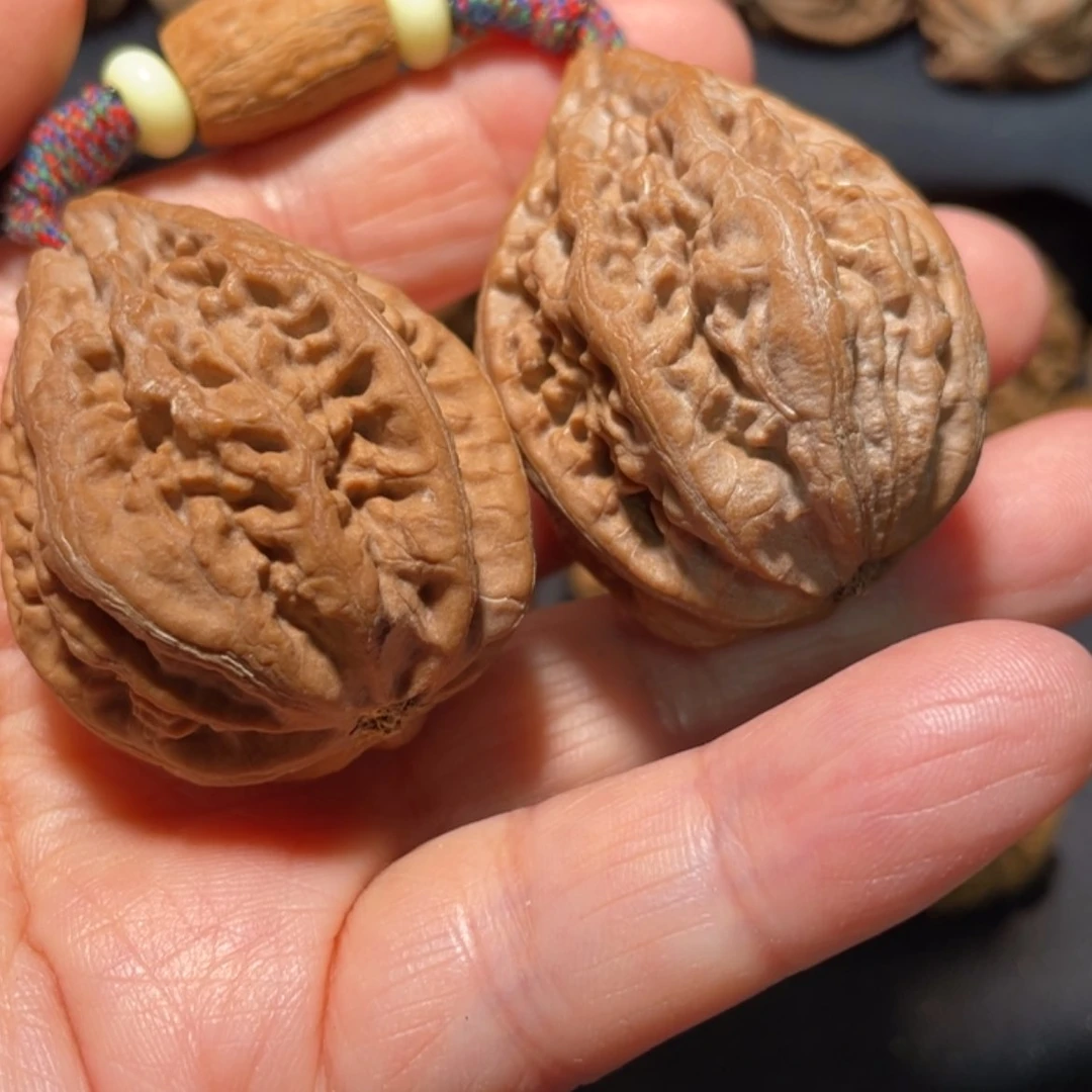【闪购商品】文玩核桃把件美*艳东北楸子61