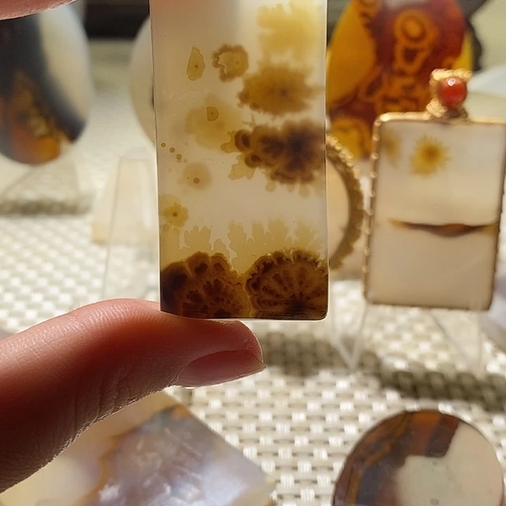 玛瑙/玉髓未镶嵌颈饰