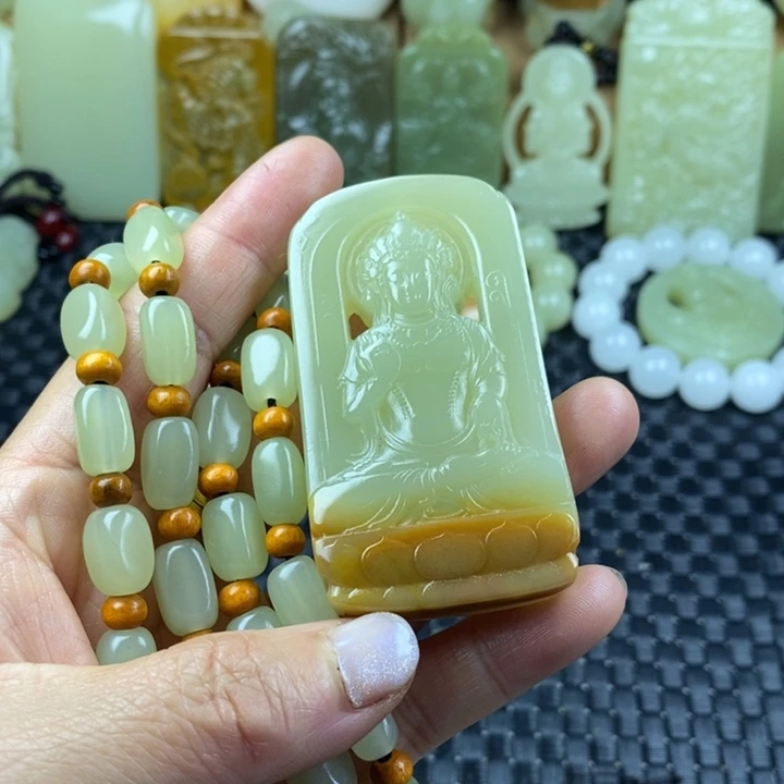 昆仑料镂空观音牌