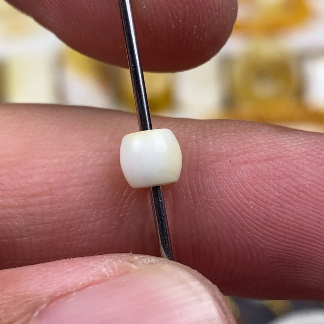 琥珀裸石未镶嵌配饰尺寸5.5