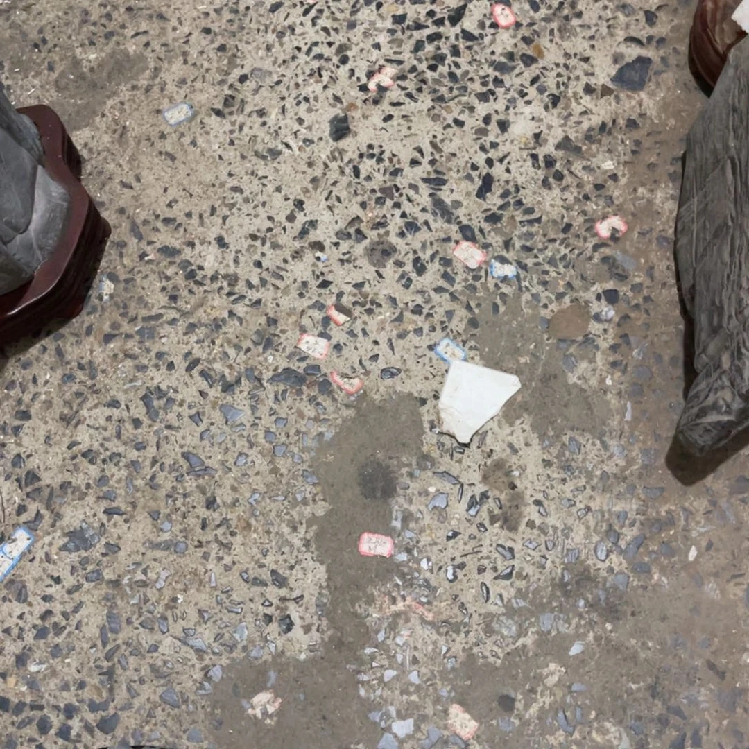 宝***石石材灵璧亲密爱人的
