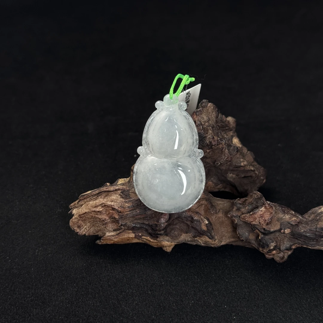 【诚翠拍品第一百零七期午】翡翠82吊坠LML9028