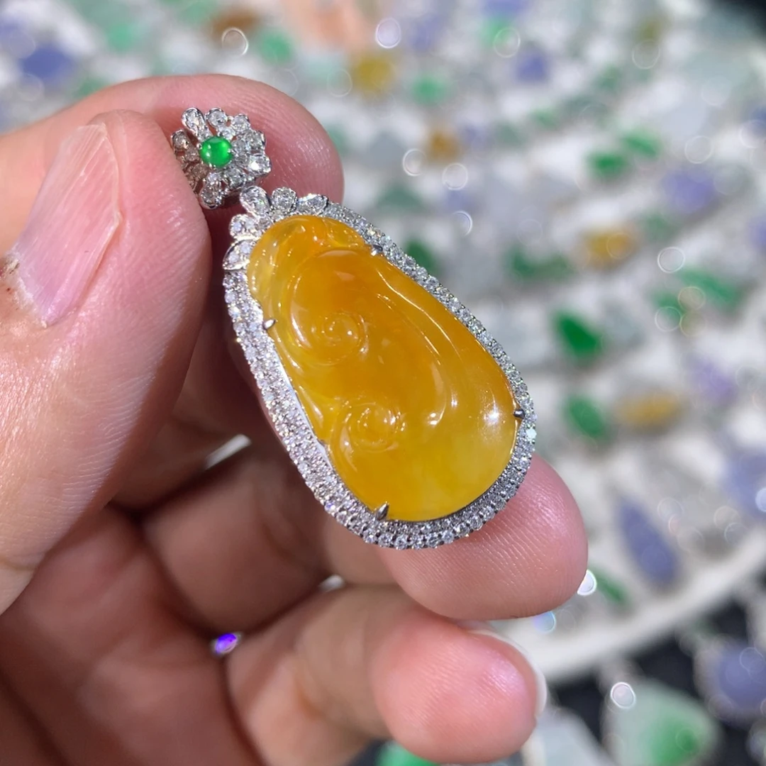 吊坠(不含链)18K金镶嵌翡翠