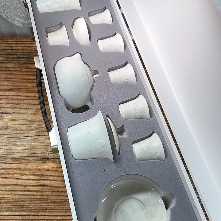 孤品茶具套装等。