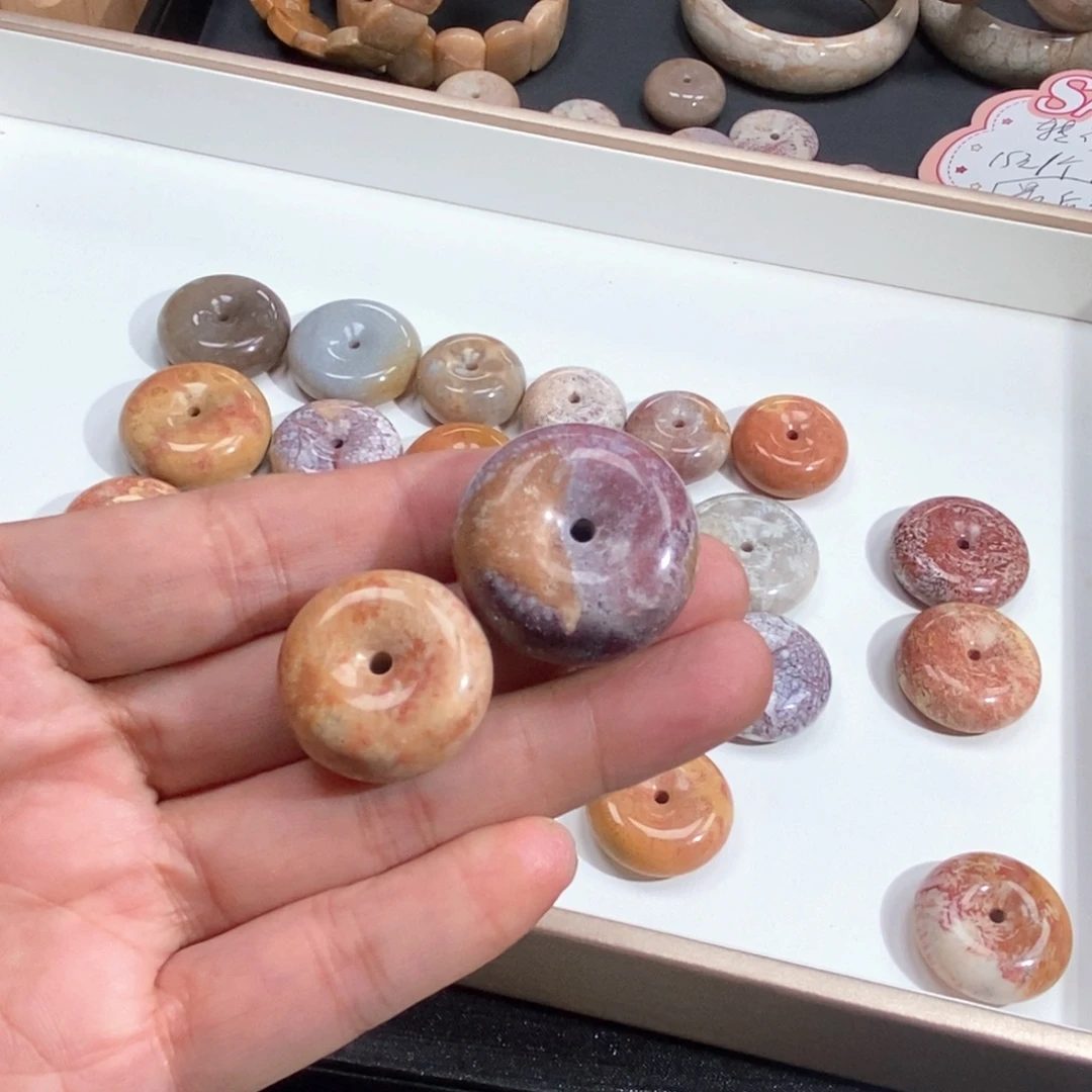 三***生硅化珊瑚（珊瑚玉）未镶嵌1