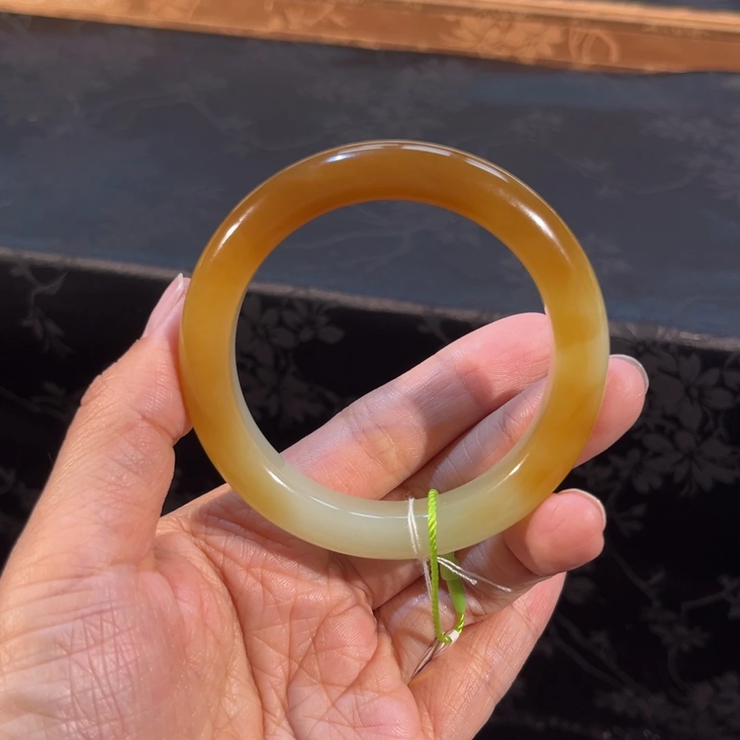 和田玉未镶嵌手镯  「黄口糖」