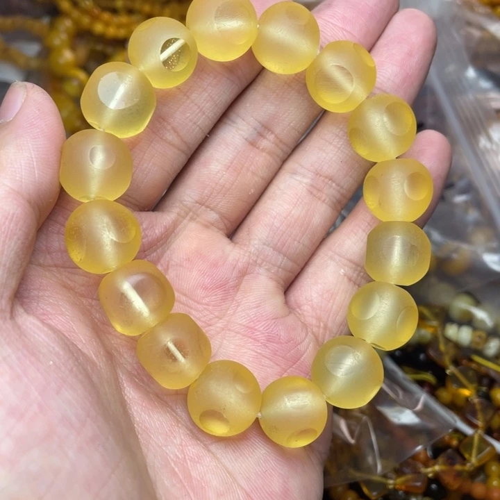 未镶嵌琥珀珠宝奇石