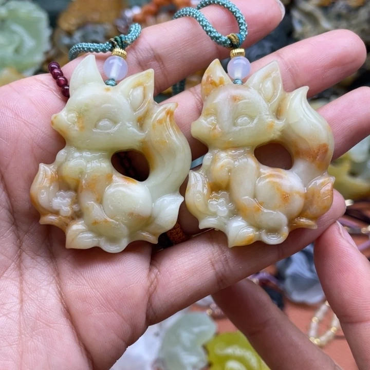 蛇纹石玉未镶嵌吊坠地*