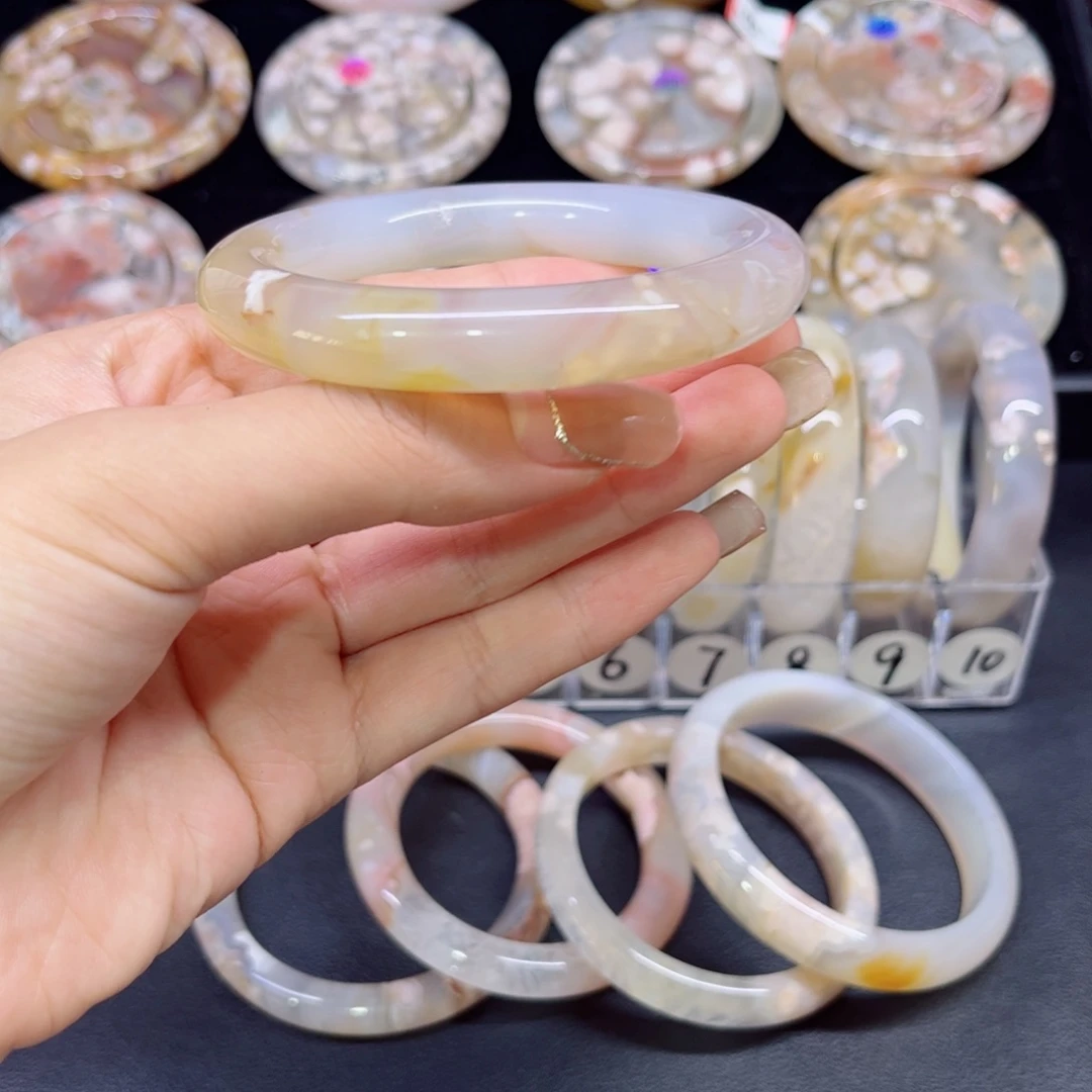 手镯玛瑙/玉髓未镶嵌56