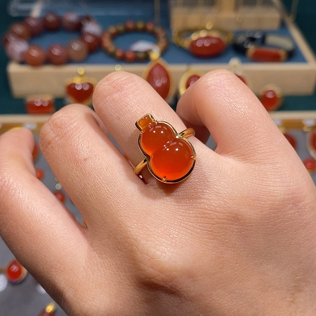 南红玛瑙18K金镶嵌戒指