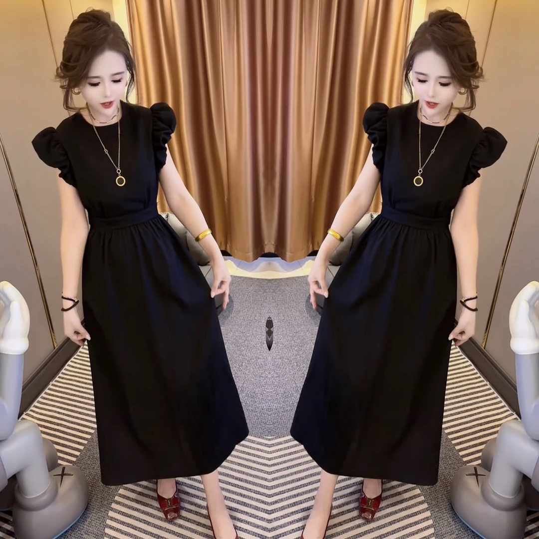 韩系设计感赫本风时尚连衣裙女2025夏季新款洋气镂空飞飞袖中长裙
