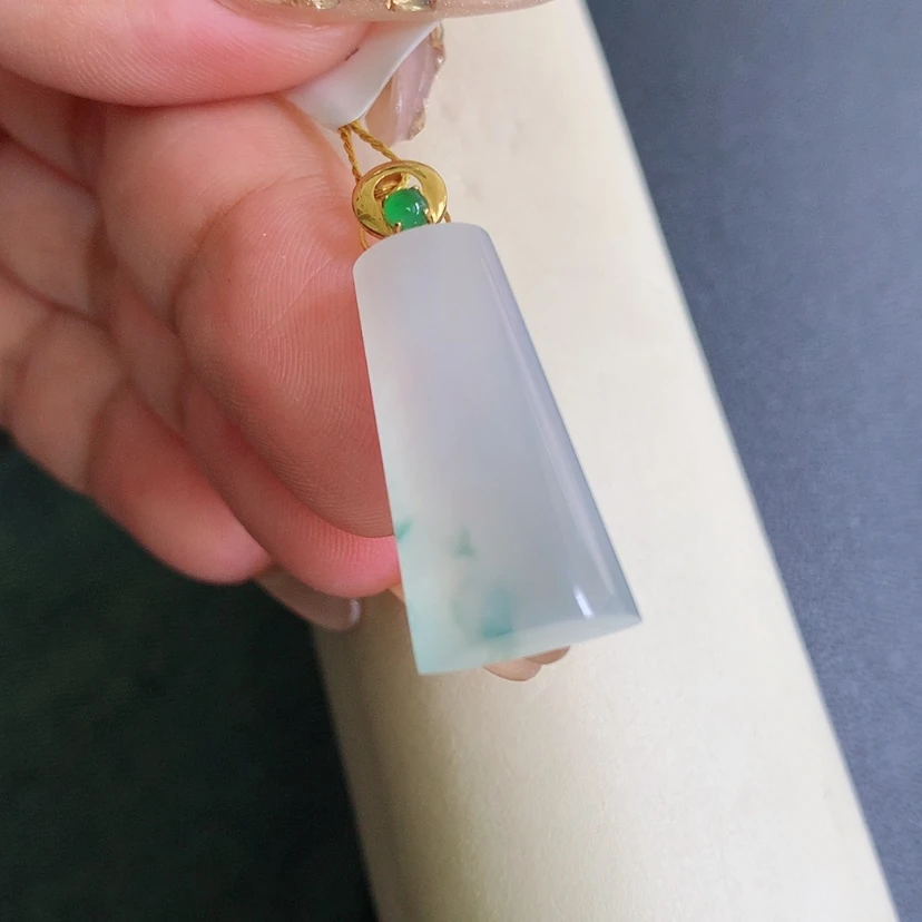 【闪购商品】翡翠颈饰18K金镶嵌无事牌