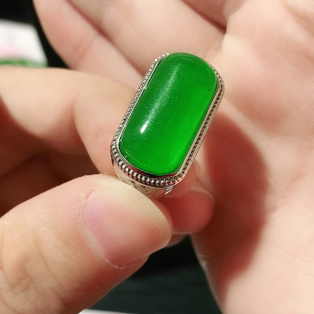 翡翠颈饰银S925镶嵌戒指