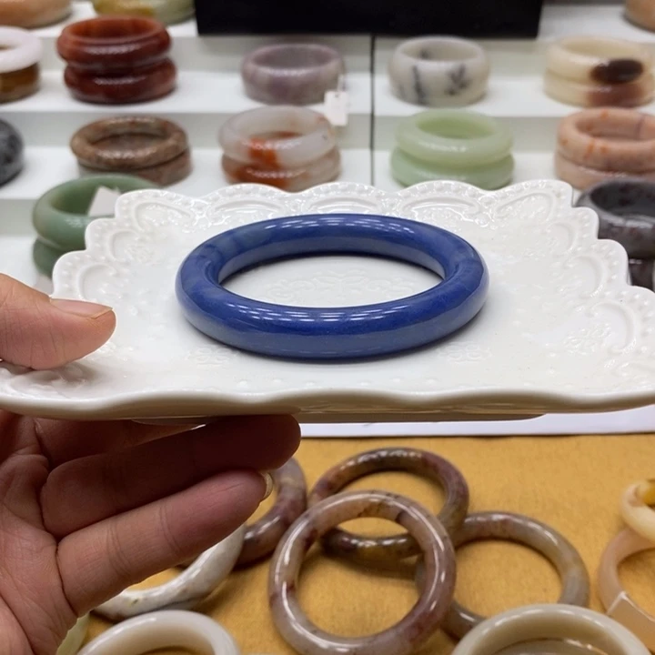 石英质玉未镶嵌手镯63