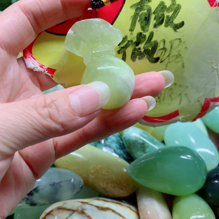 蛇纹石玉未镶嵌手把件