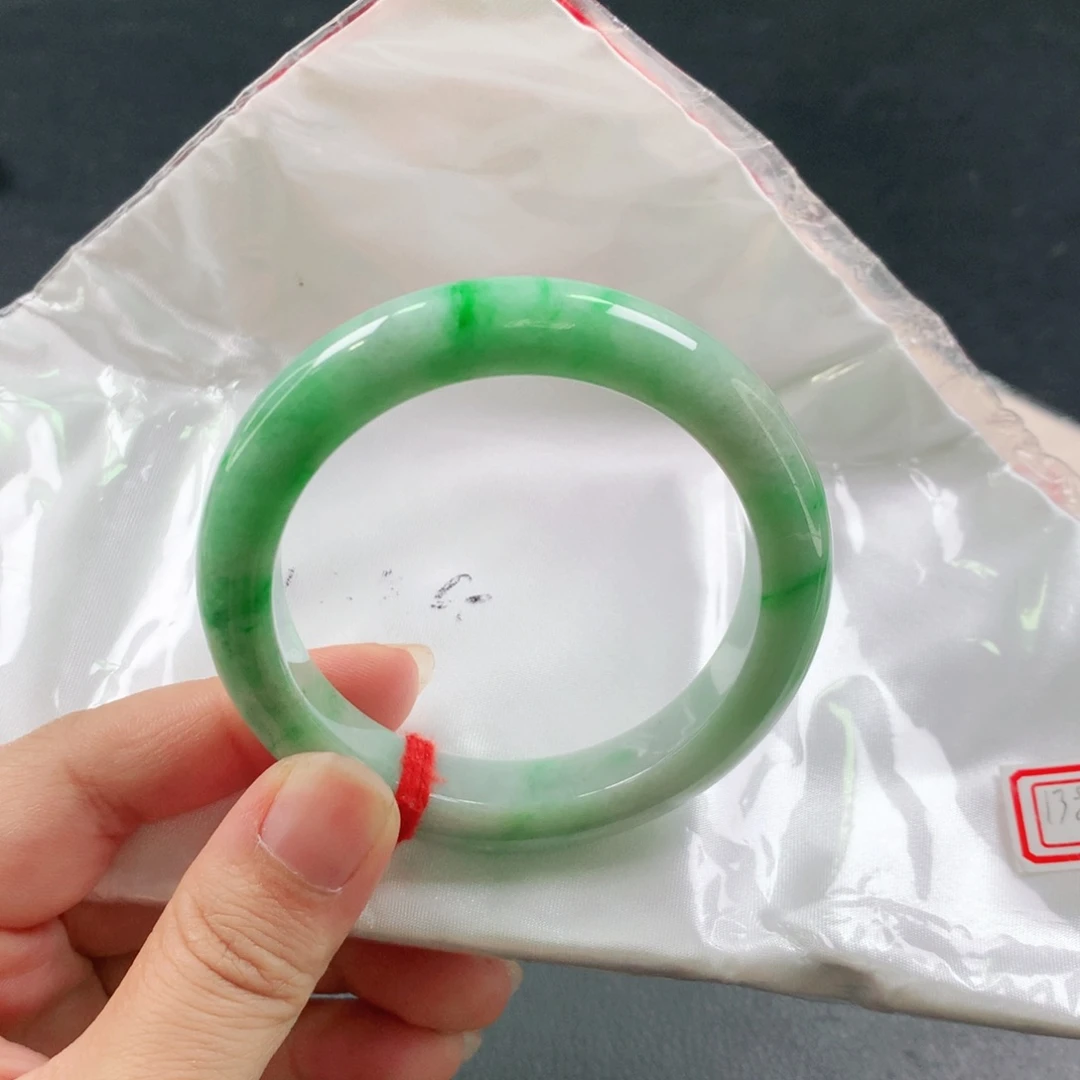 翡翠手镯未镶嵌03。