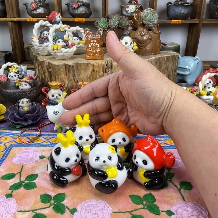 羊脂玉瓷手绘熊猫5个